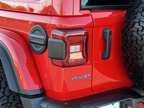 Used 2023 Jeep Wrangler Unlimited Rubicon 4xe AWD/4WD image 5