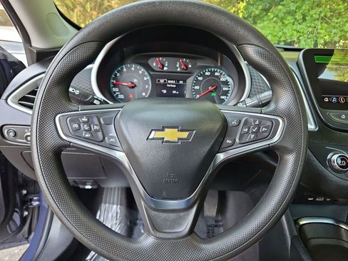Used 2025 Chevrolet Malibu LT FWD image 10