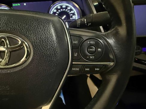Certified 2018 Toyota Camry XLE image 30