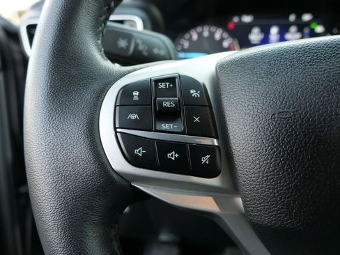 Used 2024 Ford Explorer XLT w/ Equipment Group 202A image 16