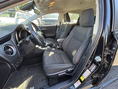 Used 2018 Toyota Corolla iM w/ All-Weather Mat Package FWD image 7