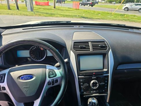 Used 2014 Ford Explorer Limited w/ Equipment Group 302A AWD/4WD image 13