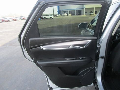 Used 2017 Cadillac XT5 Luxury image 20