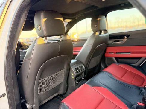 Used 2020 Jaguar XF Checkered Flag image 18