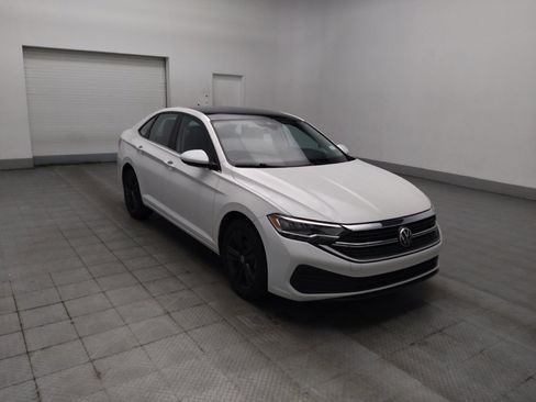 Used 2023 Volkswagen Jetta SE FWD image 13