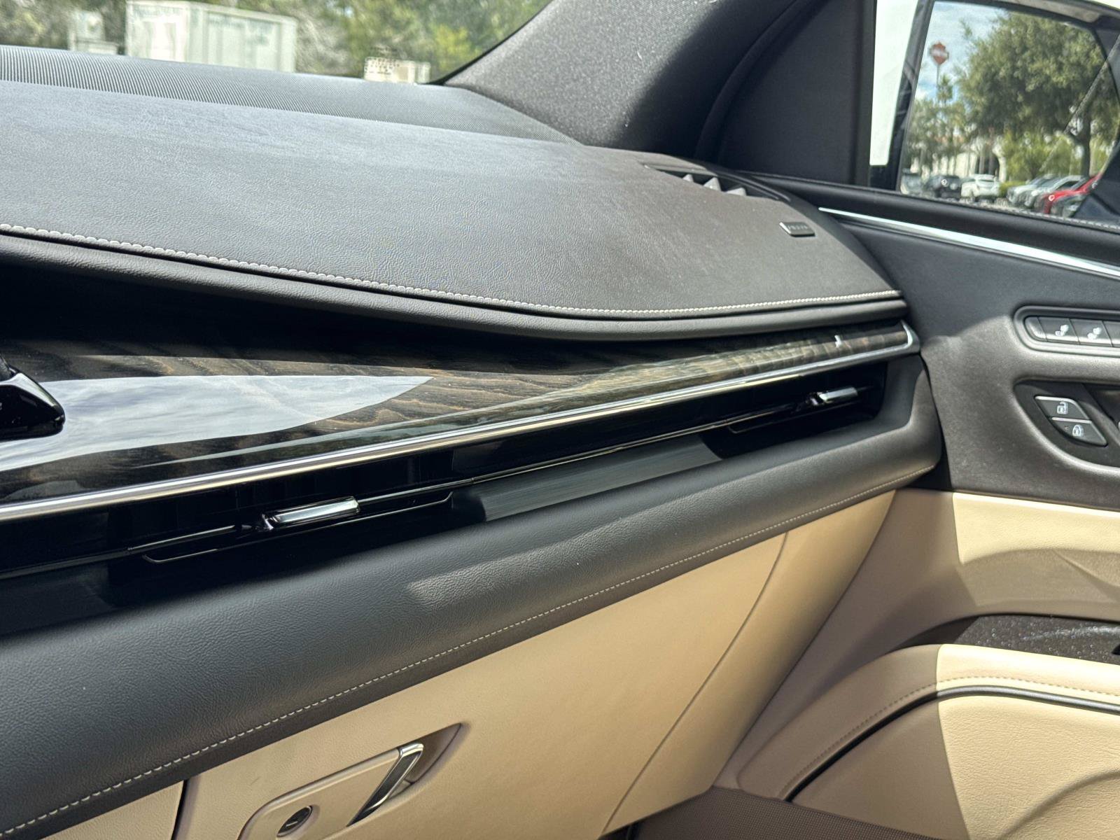 Certified 2024 Cadillac Escalade Premium Luxury AWD/4WD image 25