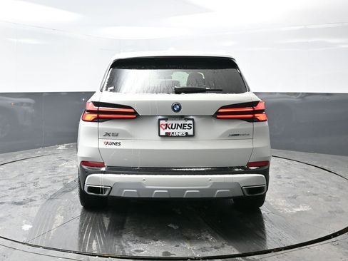 Used 2025 BMW X5 xDrive50e image 13