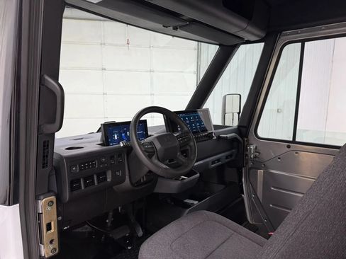 Used 2023 Chevrolet Brightdrop 600 w/ Active Safety Package 2 AWD/4WD image 12