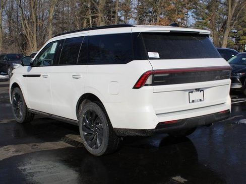New 2026 Lincoln Navigator Reserve w/ Jet Appearance Package AWD/4WD image 5