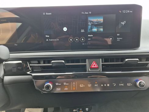 New 2025 Kia EV6 Light w/ Light LR Technology Package image 8