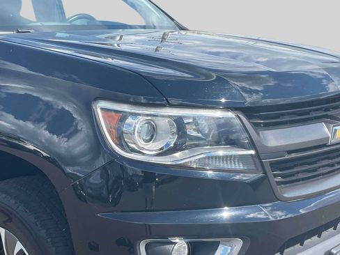 Used 2017 Chevrolet Colorado Z71 AWD/4WD image 10