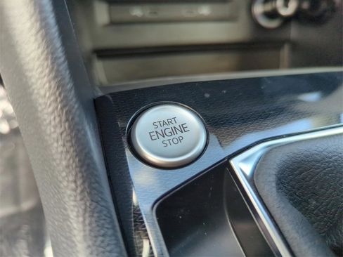 New 2026 Volkswagen Taos SE image 39