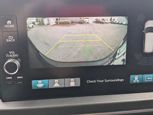 Used 2025 Honda Pilot EX-L image 13