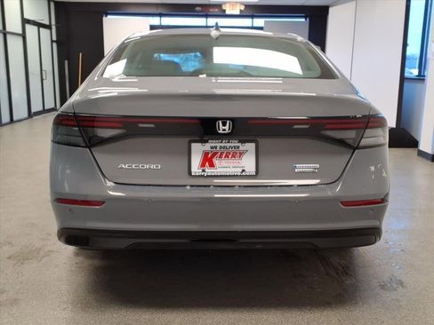 Used 2025 Honda Accord Touring image 6