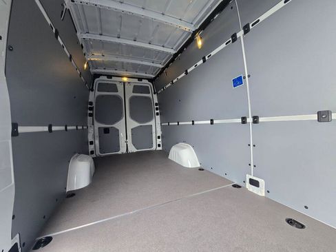 New 2026 Mercedes-Benz Sprinter 2500 image 19