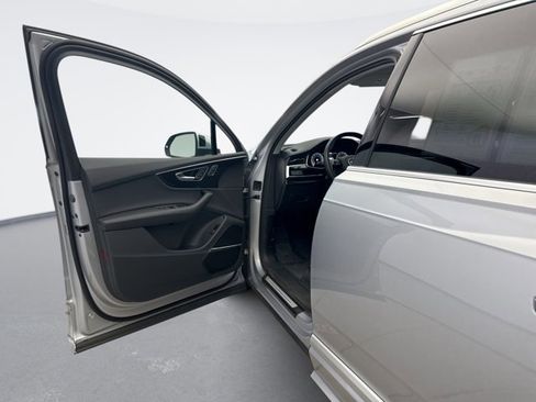 Used 2022 Audi Q7 2.0T Premium Plus AWD/4WD image 9