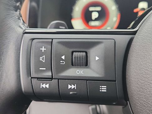 Used 2023 Nissan Pathfinder Platinum w/ Cargo Package image 21