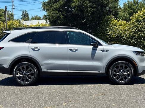 Used 2023 Kia Sorento SX Prestige AWD/4WD image 2