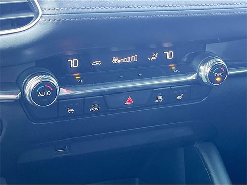 Used 2021 MAZDA MAZDA3 s image 16