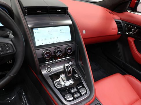 Used 2024 Jaguar F-TYPE R image 31