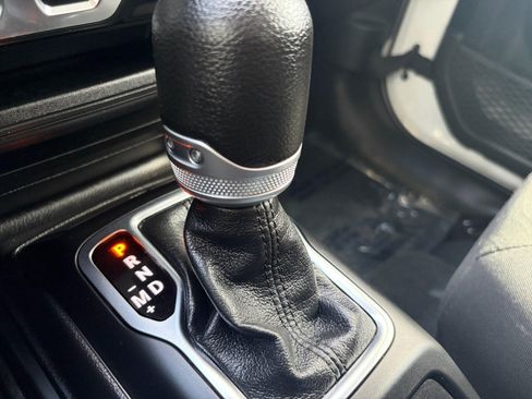 Used 2022 Jeep Wrangler Sport AWD/4WD image 19