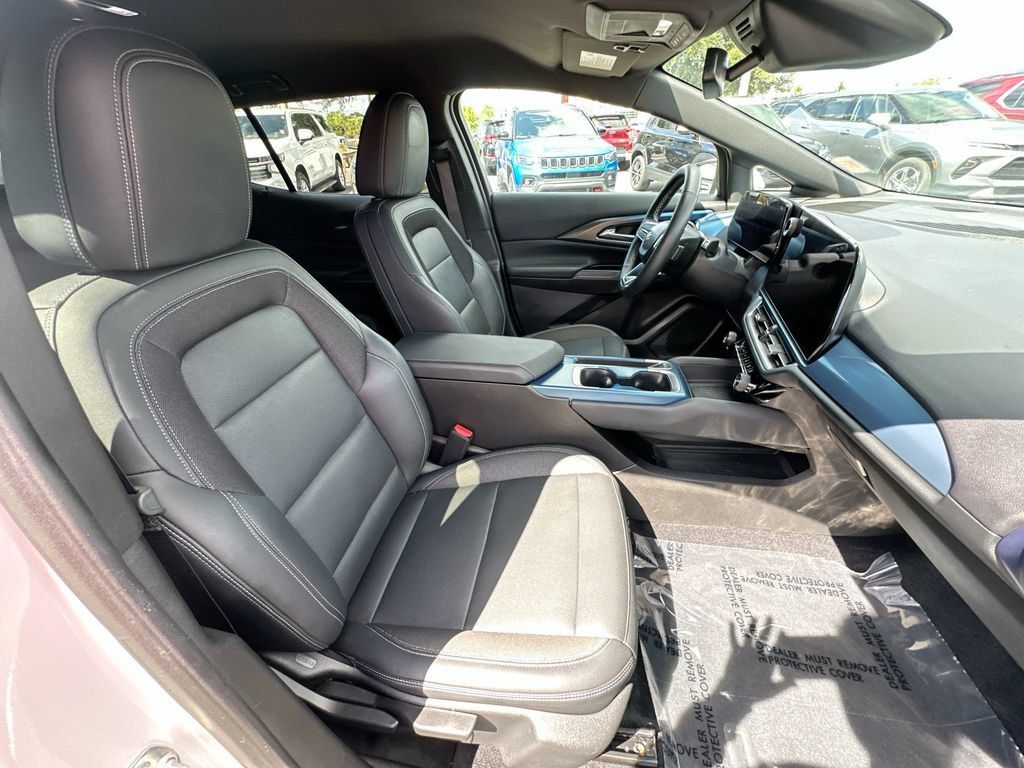 Certified 2024 Chevrolet Equinox EV LT FWD image 27