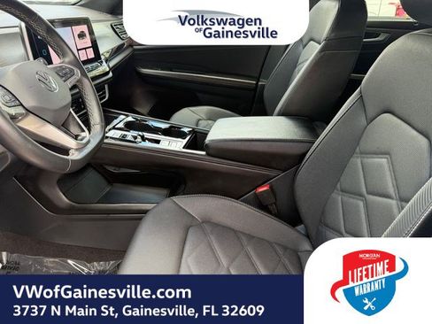 Certified 2024 Volkswagen Atlas Cross Sport SE FWD image 18