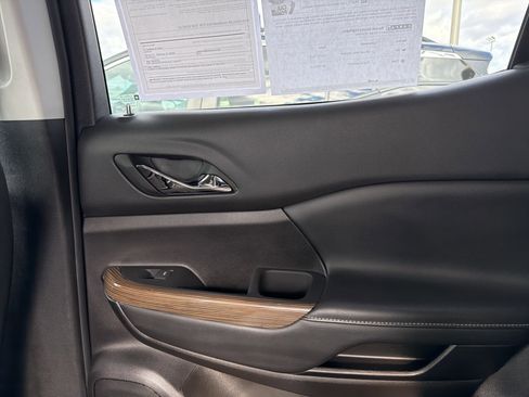 Certified 2023 GMC Acadia SLE image 27