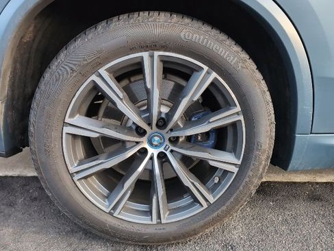 Used 2022 BMW X5 xDrive45e w/ M Sport Package image 6