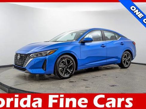Used 2025 Nissan Sentra SV image 1
