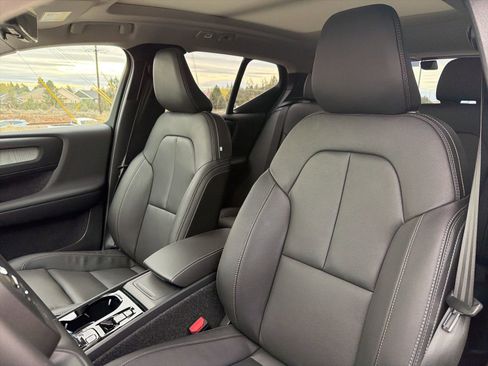 New 2026 Volvo XC40 B5 Ultra w/ Protection Package Premier image 18