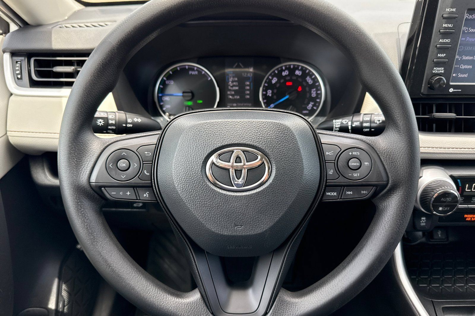 Used 2020 Toyota RAV4 XLE w/ Convenience Package AWD/4WD image 23