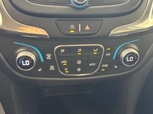 Used 2022 Chevrolet Equinox LT FWD image 36