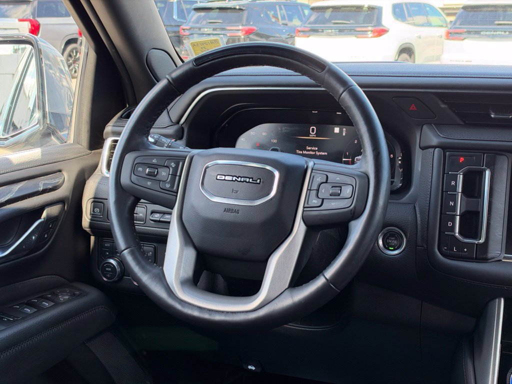 Used 2023 GMC Yukon XL Denali w/ Denali Reserve Package AWD/4WD image 11