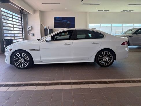 Used 2024 Jaguar XF R-Dynamic SE AWD/4WD image 2
