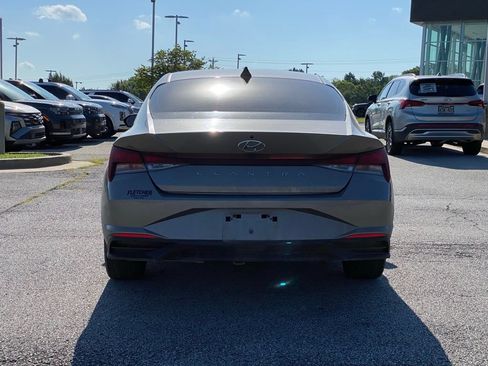 Used 2023 Hyundai Elantra SEL w/ Convenience Package FWD image 6
