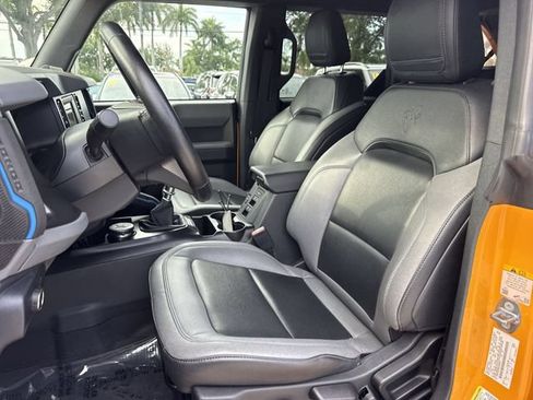 Used 2022 Ford Bronco Black Diamond w/ Sasquatch Package AWD/4WD image 11