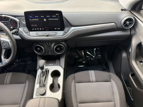 Used 2024 Chevrolet Blazer LT w/ Convenience Package FWD image 29