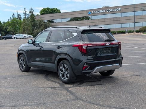 Certified 2024 Kia Seltos S FWD image 3