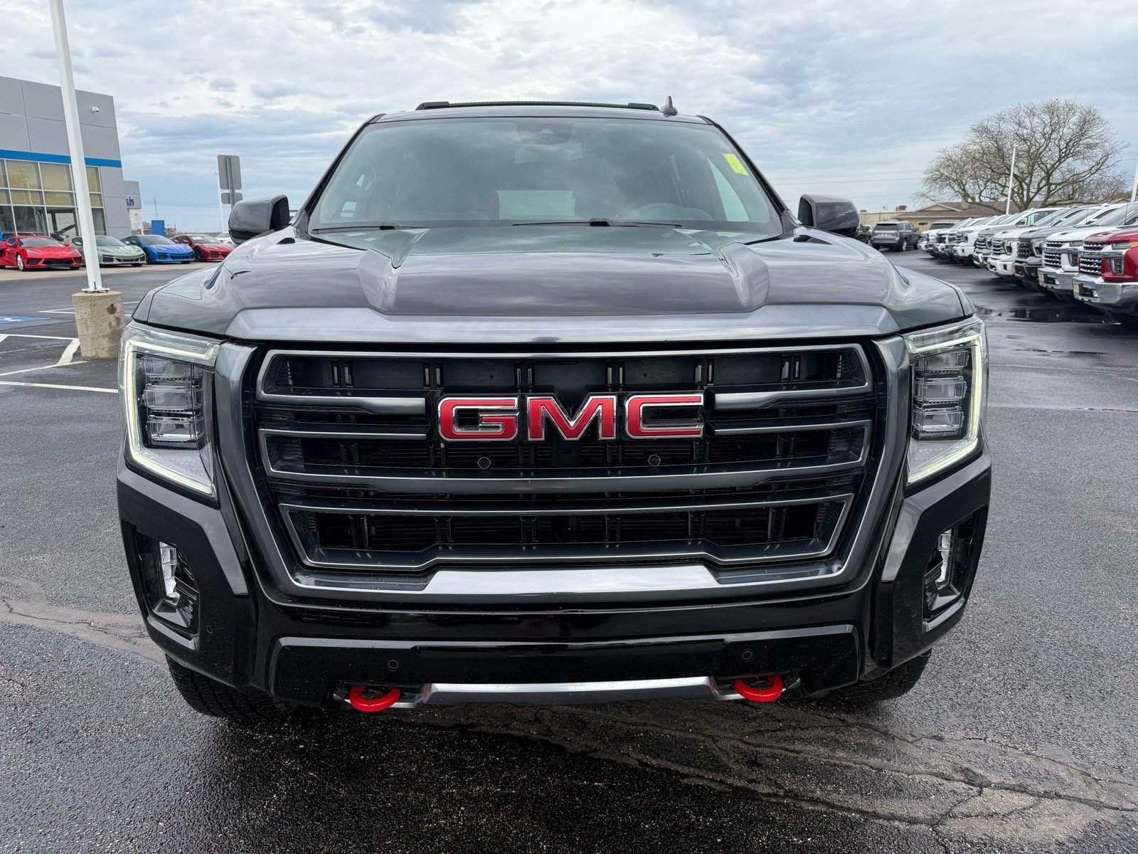 Used 2024 GMC Yukon AT4 AWD/4WD image 8