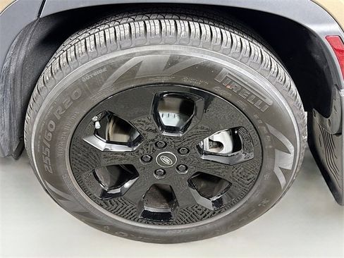 Used 2025 Land Rover Defender 110 S image 33