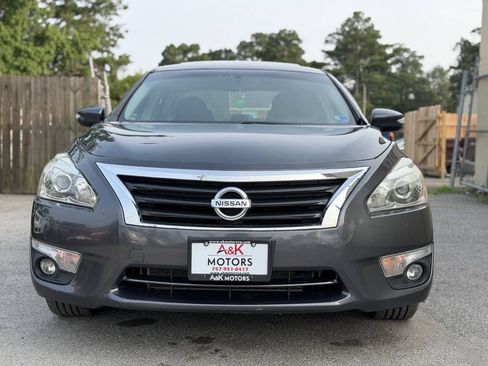 Used 2013 Nissan Altima 2.5 SV w/ 2.5SV Convenience Pkg FWD image 3