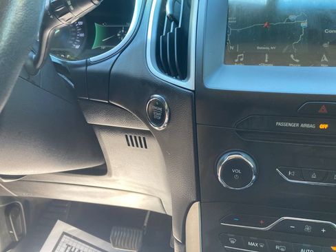 Used 2018 Ford Edge SEL w/ Equipment Group 201A AWD/4WD image 21