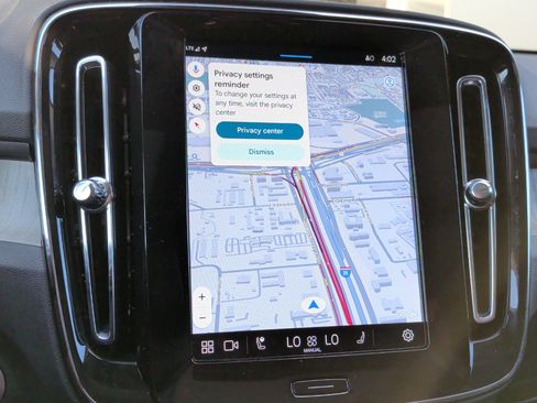 Used 2025 Volvo XC40 B5 Core image 24