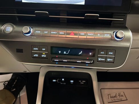 Used 2025 Hyundai Kona SEL FWD image 17