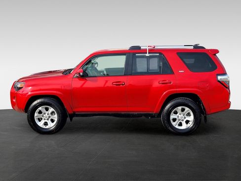 Used 2024 Toyota 4Runner SR5 image 7