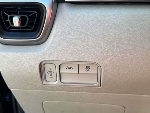 Used 2022 Kia Sorento S image 21