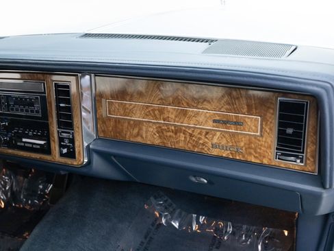 Used 1990 Buick Le Sabre Estate RWD image 20