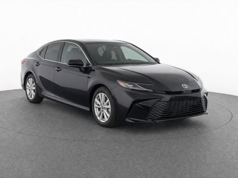 Used 2025 Toyota Camry LE FWD image 2