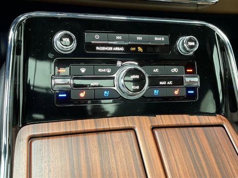 Used 2024 Lincoln Navigator L Reserve w/ Equipment Group 201A image 24